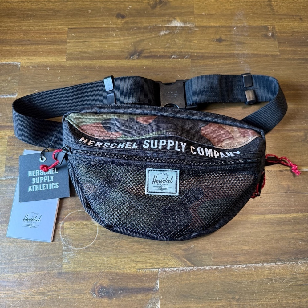 Herschel Supply Company Nineteen Fanny Pack Bag Woodland Camo